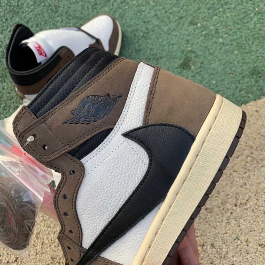 travis scott x air jordan 1 mocha