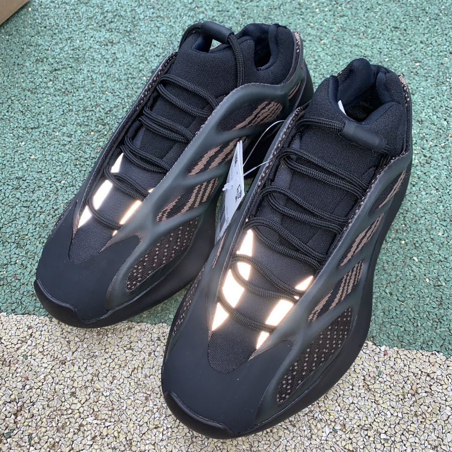 yeezy 300 clay brown