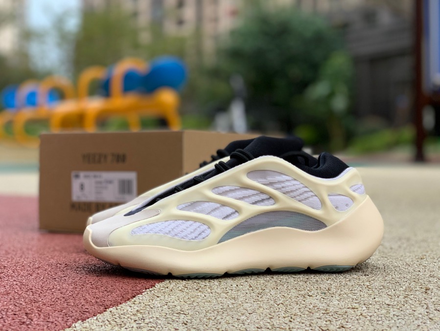 yeezy 500 v3 azael