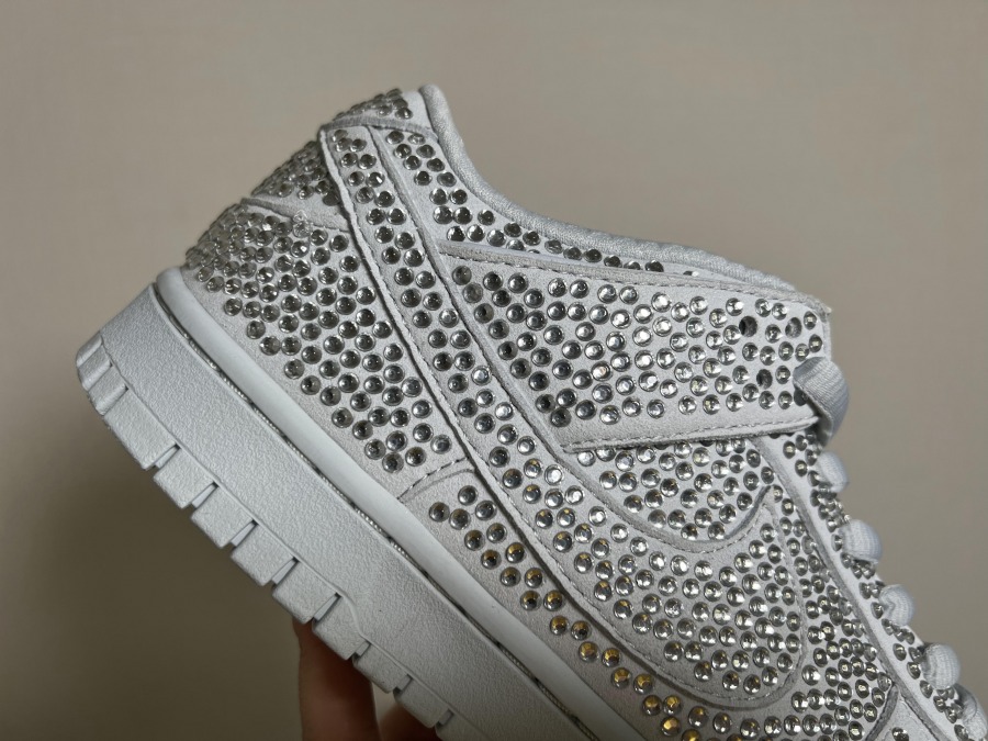 how can you tell if air force ones are fake