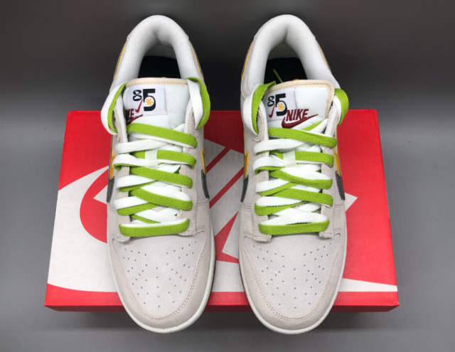 sb dunk low christmas